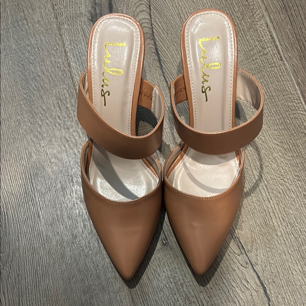 Lulu's Tan Heels with Pointed Toe and Straps